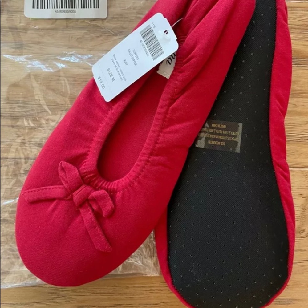 Soma ballet slippers, size Small, ruby
